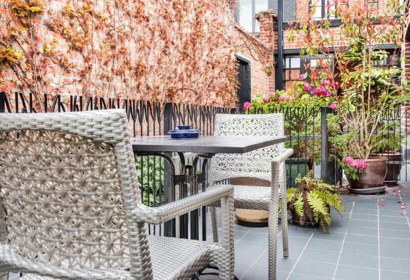 디럭스 자쿠지룸, Main Street