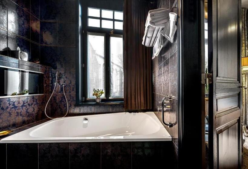 スーペリアールーム, Main Street