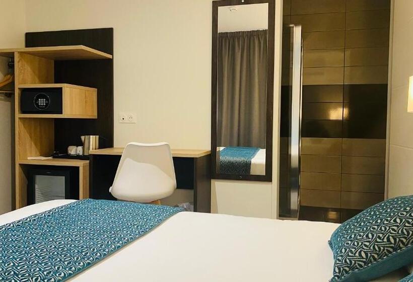 高级大房间, Martinez Grenay