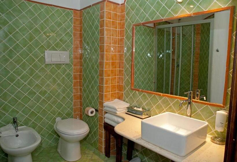 חדר סטנדרט עם מרפסת, Nascar