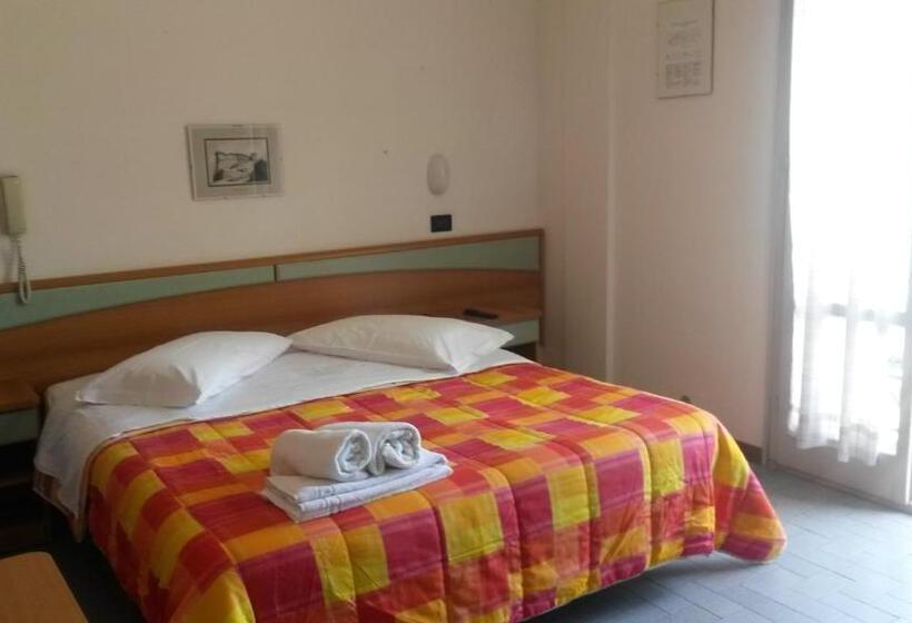 Camera Tripla Standard, Orchidea