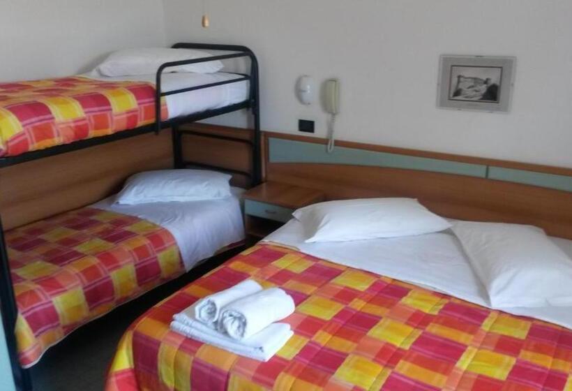 Camera Quadrupla Standard, Orchidea