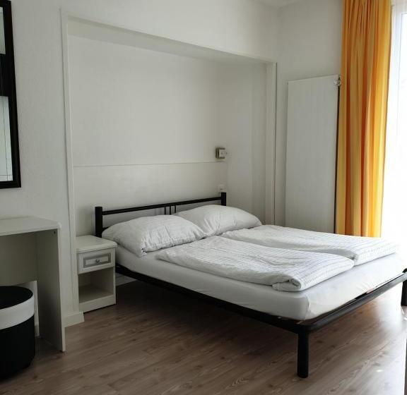 Номер Стандарт, Plaza