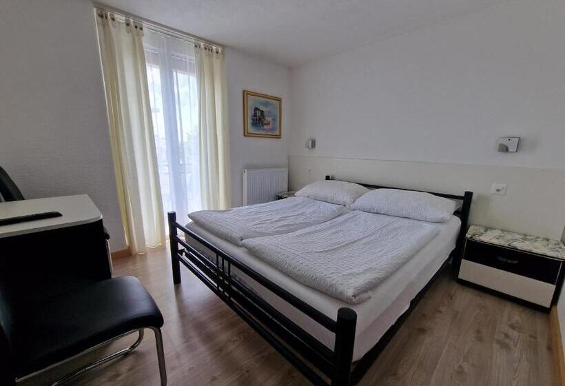 Четырехместный Номер Стандарт, Plaza