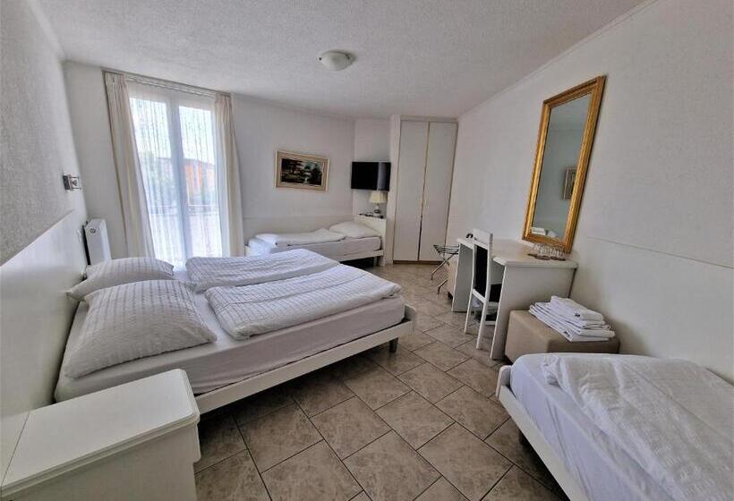 Четырехместный Номер Стандарт, Plaza