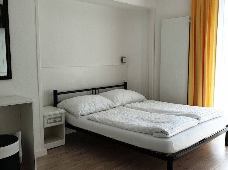 Номер Стандарт, Plaza