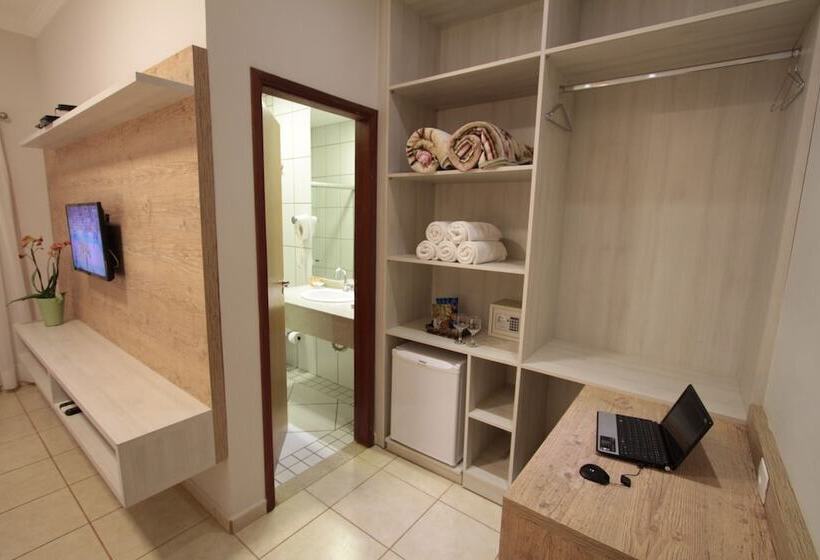 デラックストリプルルーム, Pousada Surucuá