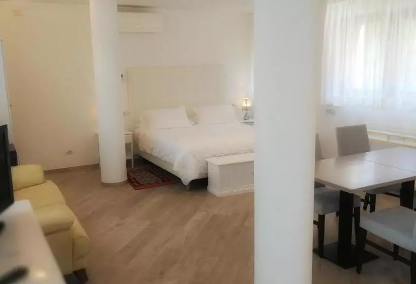 سوییت خانوادگی, & Wellness Fra I Pini