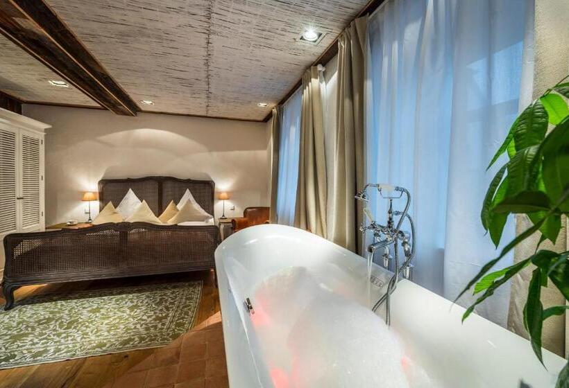 标准间带漩涡浴缸, Wellness Goldenes Fass Meißen