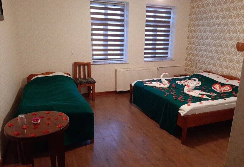 غرفة قياسية ثلاثية, Kapadokya Stonelake Hotel