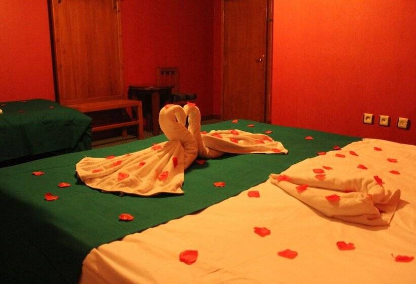 غرفة قياسية ثلاثية, Kapadokya Stonelake Hotel