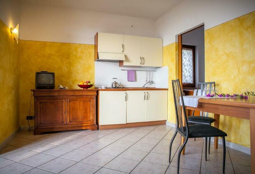 Апартаменты 1 Спальня, Taki Village