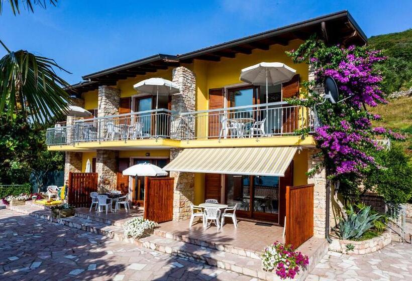 Апартаменты 1 Спальня с Террасой, Taki Village