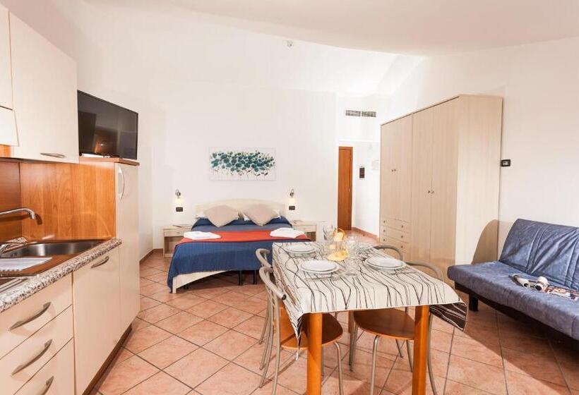 高级工作室, Taki Village