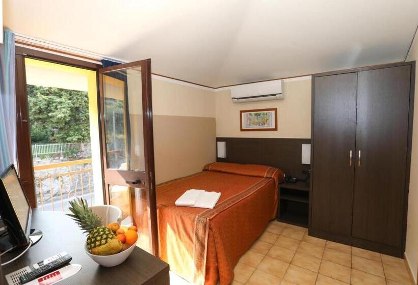 Номер Deluxe Одноместный, Taki Village