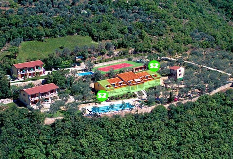 带1个卧室的高级公寓, Taki Village