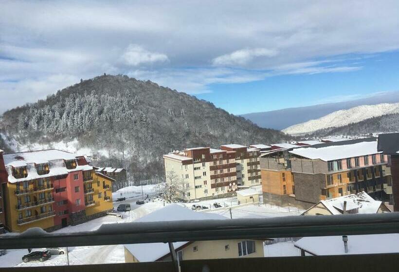 استودیو استاندارد با بالکن, Crystal Residence 530 & 531