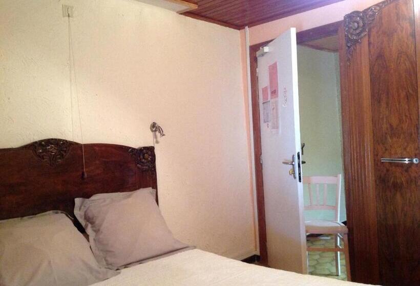 Номер Стандарт Индивидуальный Совместная Ванная, Auberge Du Meygal