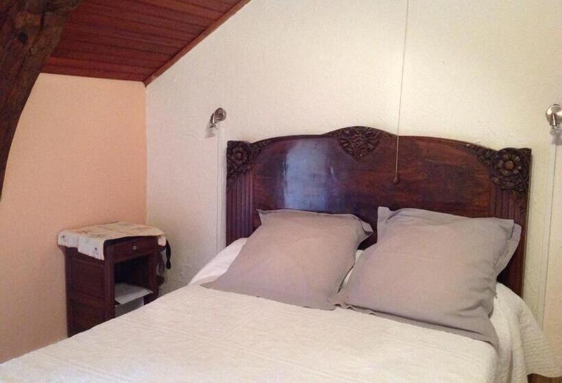 חדר סטנדרד יחיד חדר אמבטיה משותף, Auberge Du Meygal