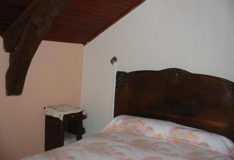 חדר סטנדרד יחיד חדר אמבטיה משותף, Auberge Du Meygal