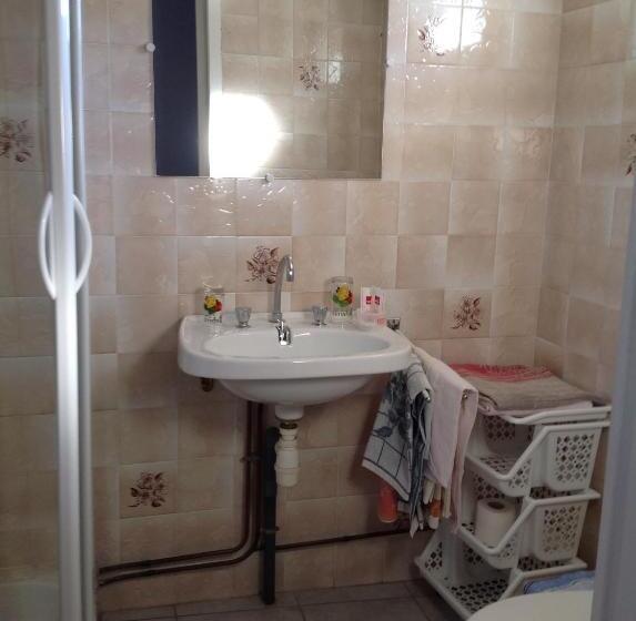 חדר סטנדרט לשלושה, Auberge Du Meygal