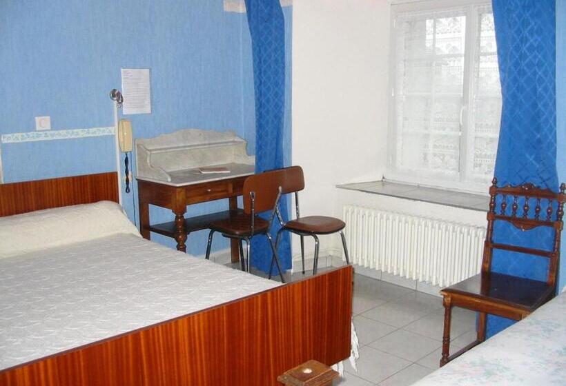 חדר סטנדרט לשלושה, Auberge Du Meygal