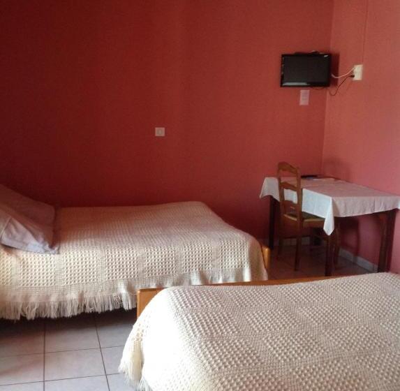 חדר סטנדרט לארבעה, Auberge Du Meygal