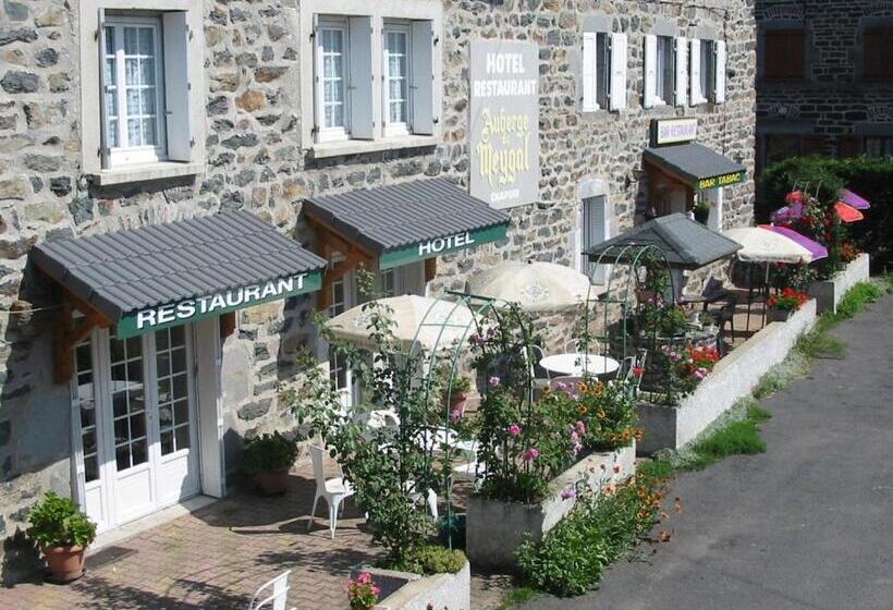 חדר סטנדרט לארבעה, Auberge Du Meygal