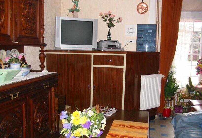 חדר סטנדרט לארבעה, Auberge Du Meygal