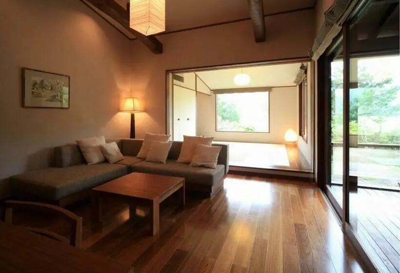 スタンダード４人部屋, Oita Kuoritei