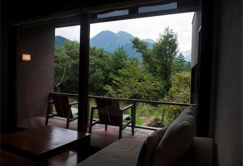 غرفة قياسية ثلاثية مع حمام خارجي, Oita Kuoritei