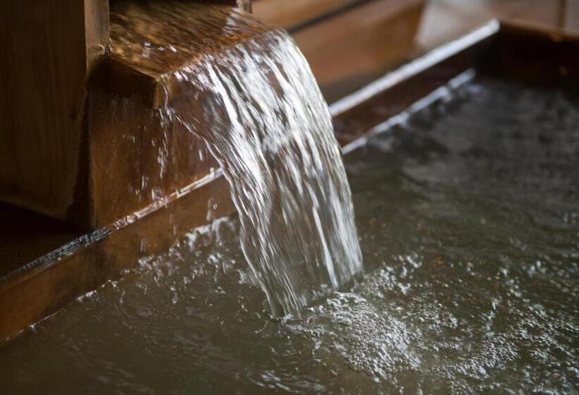 غرفة قياسية ثلاثية مع حمام خارجي, Oita Kuoritei