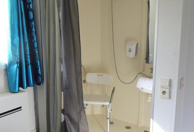 Standard Room Adapted for people with reduced mobility, Astrotel Romorantin Lanthenay Soirée étape