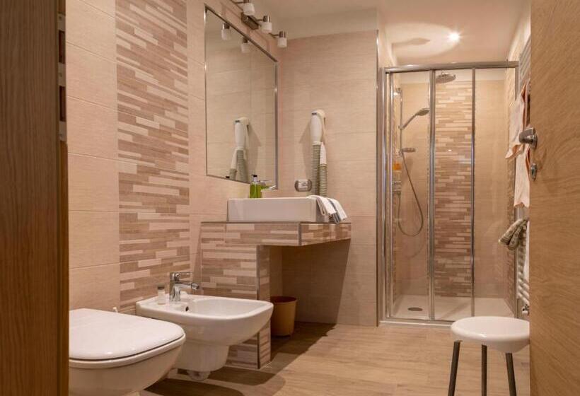 小型套房带阳台, Berg Hotel Latemar Spitze