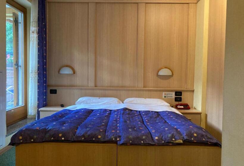 이코노미 트리플 룸, Berg Hotel Latemar Spitze