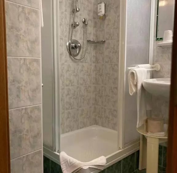 エコノミートリプルルーム, Berg Hotel Latemar Spitze