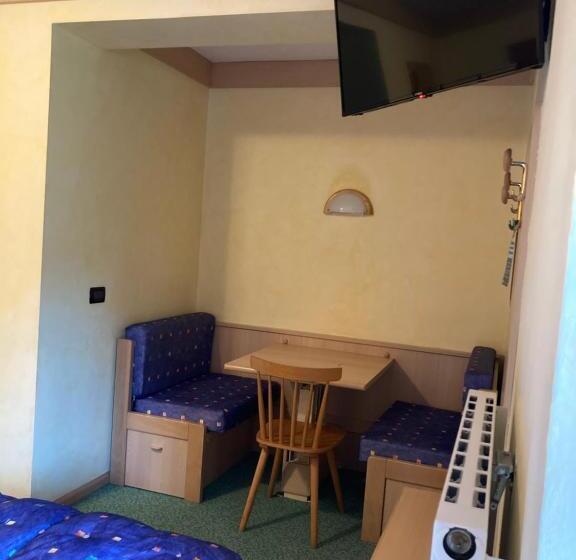 经济型三人房间, Berg Hotel Latemar Spitze