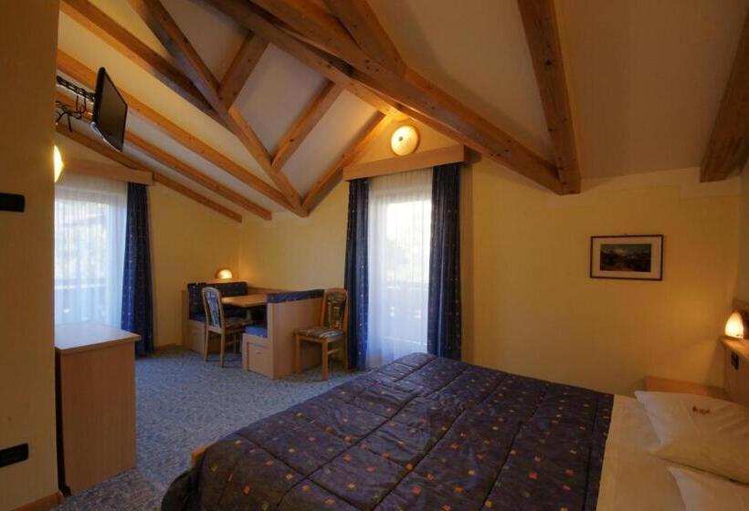 חדר סטנדרט לשלושה, Berg Hotel Latemar Spitze