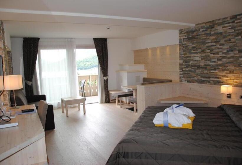 סוויטת ג'וניור נוף לאגם, Alpenresort Belvedere