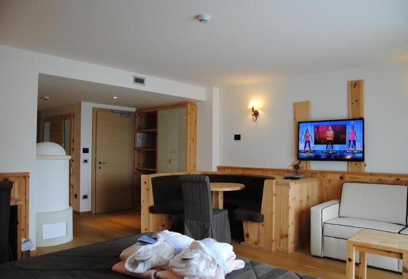 סוויטת ג'וניור נוף לאגם, Alpenresort Belvedere