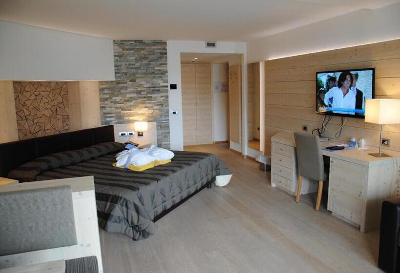 סוויטת ג'וניור נוף לאגם, Alpenresort Belvedere