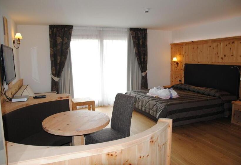 סוויטת ג'וניור נוף לאגם, Alpenresort Belvedere