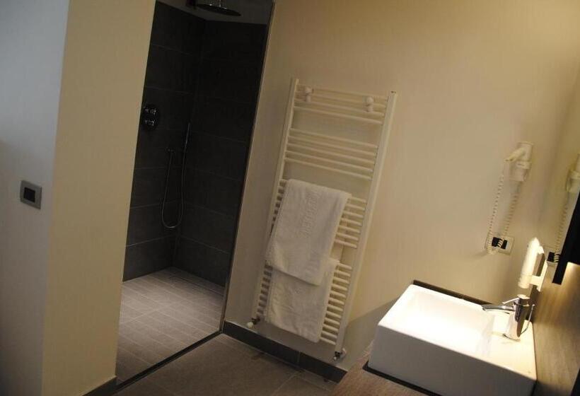 סוויטת ג'וניור נוף לאגם, Alpenresort Belvedere