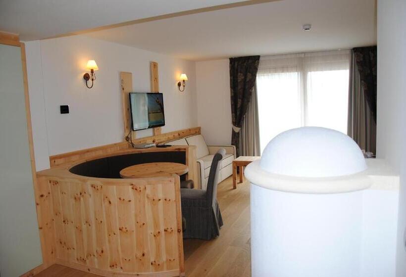 סוויטת ג'וניור נוף לאגם, Alpenresort Belvedere