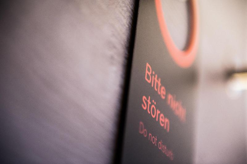 스탠다드 싱글 룸, Alte Redaktion