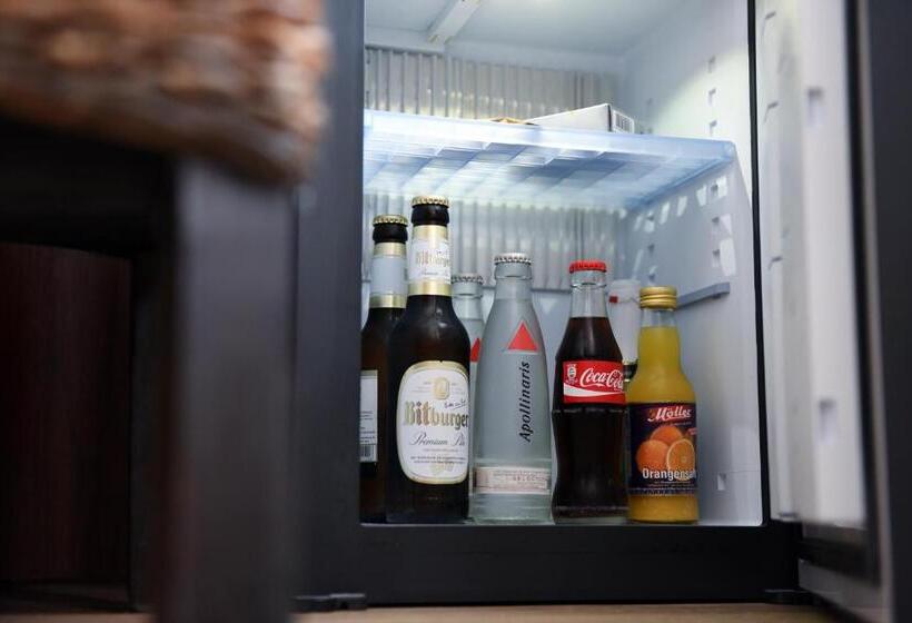 스탠다드 싱글 룸, Alte Redaktion