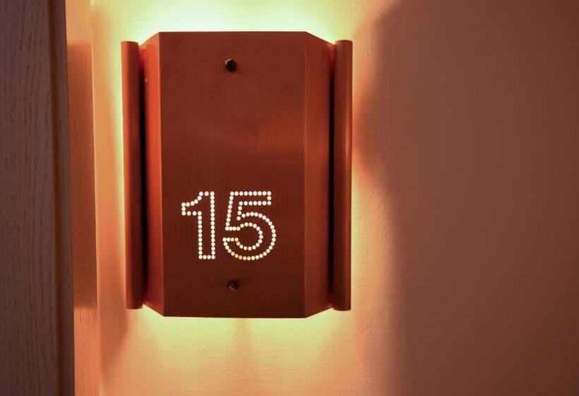 스탠다드 룸, Alte Redaktion