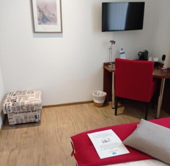 스탠다드 싱글 룸, Alte Redaktion