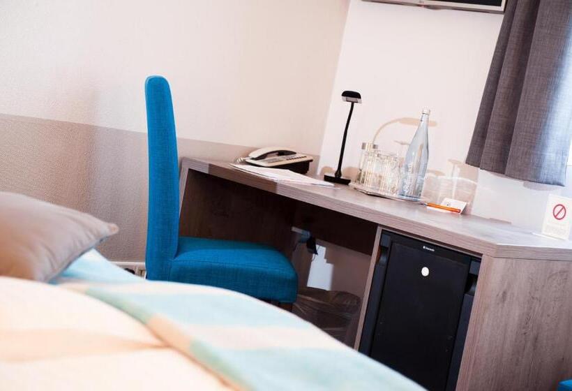 수피리어 싱글 룸, Alte Redaktion