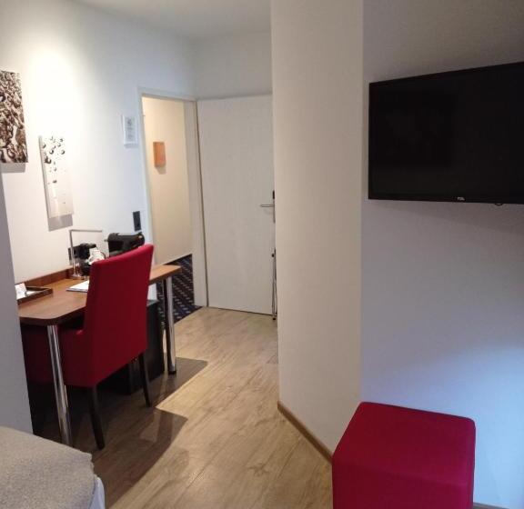 스탠다드 싱글 룸, Alte Redaktion